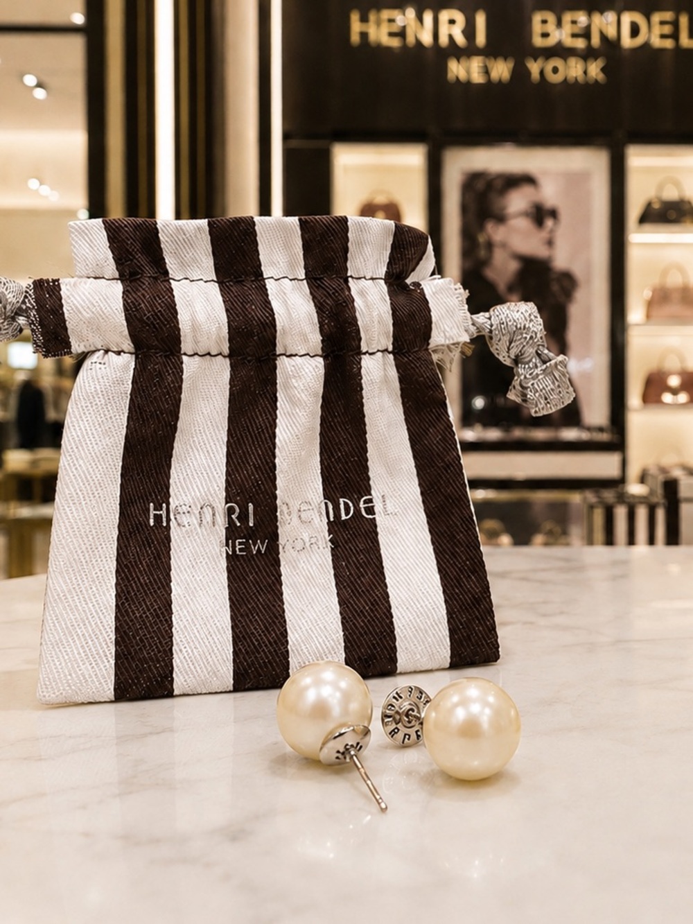 Henri Bendel Pearl Stud Earrings w Dust Bag